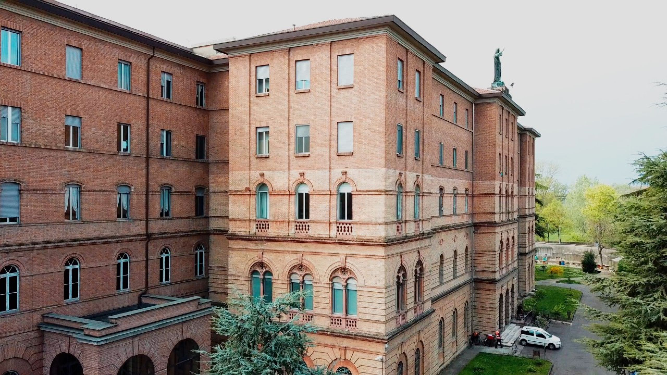 Dai confratelli del 4°Piano della Casa Madre