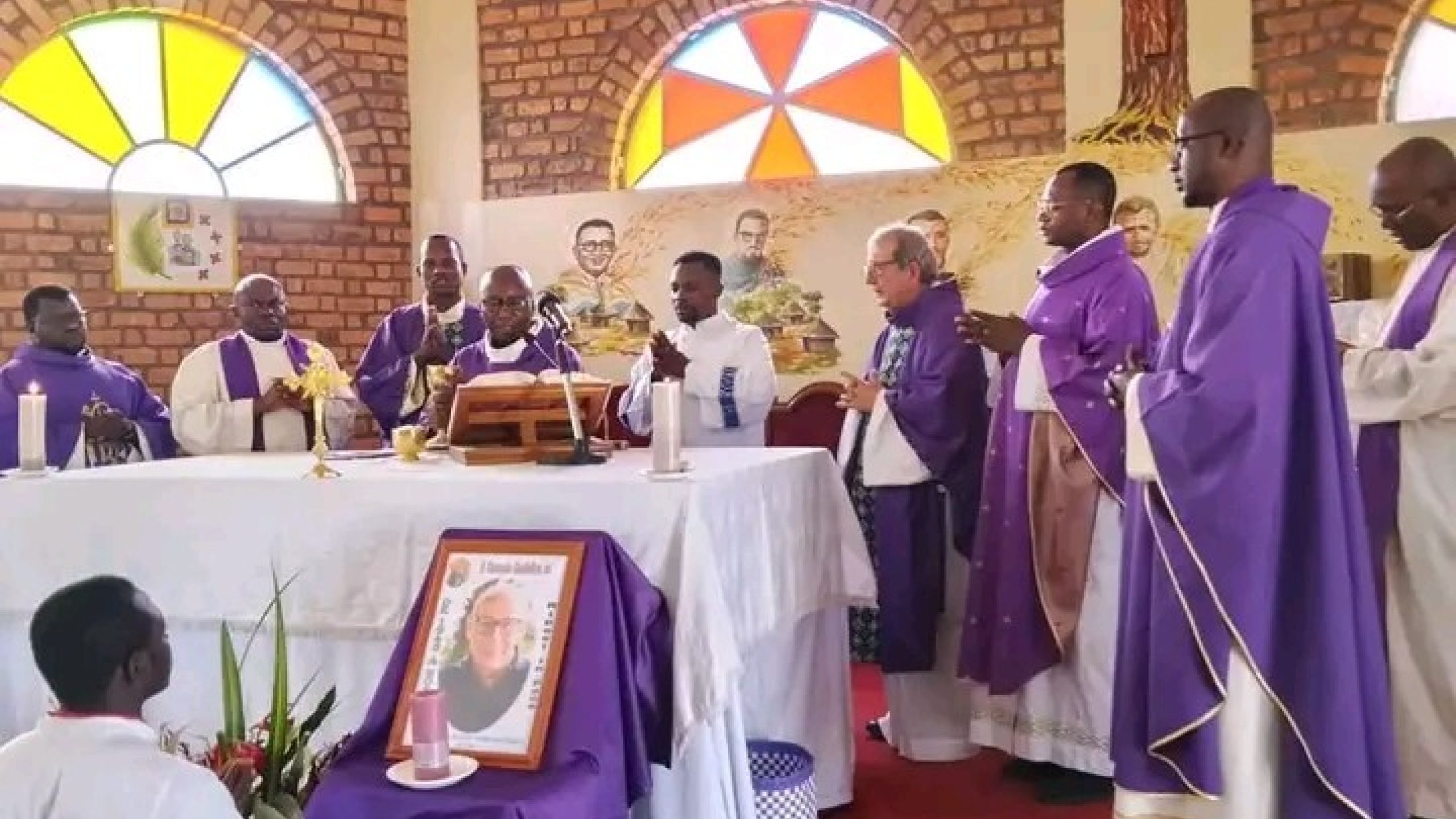 Bukavu / Vamaro: Messa in memoria di Padre Carmelo Sanfelice, sx