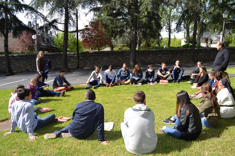 ENCUENTRO MISIONERO DE JÓVENES
