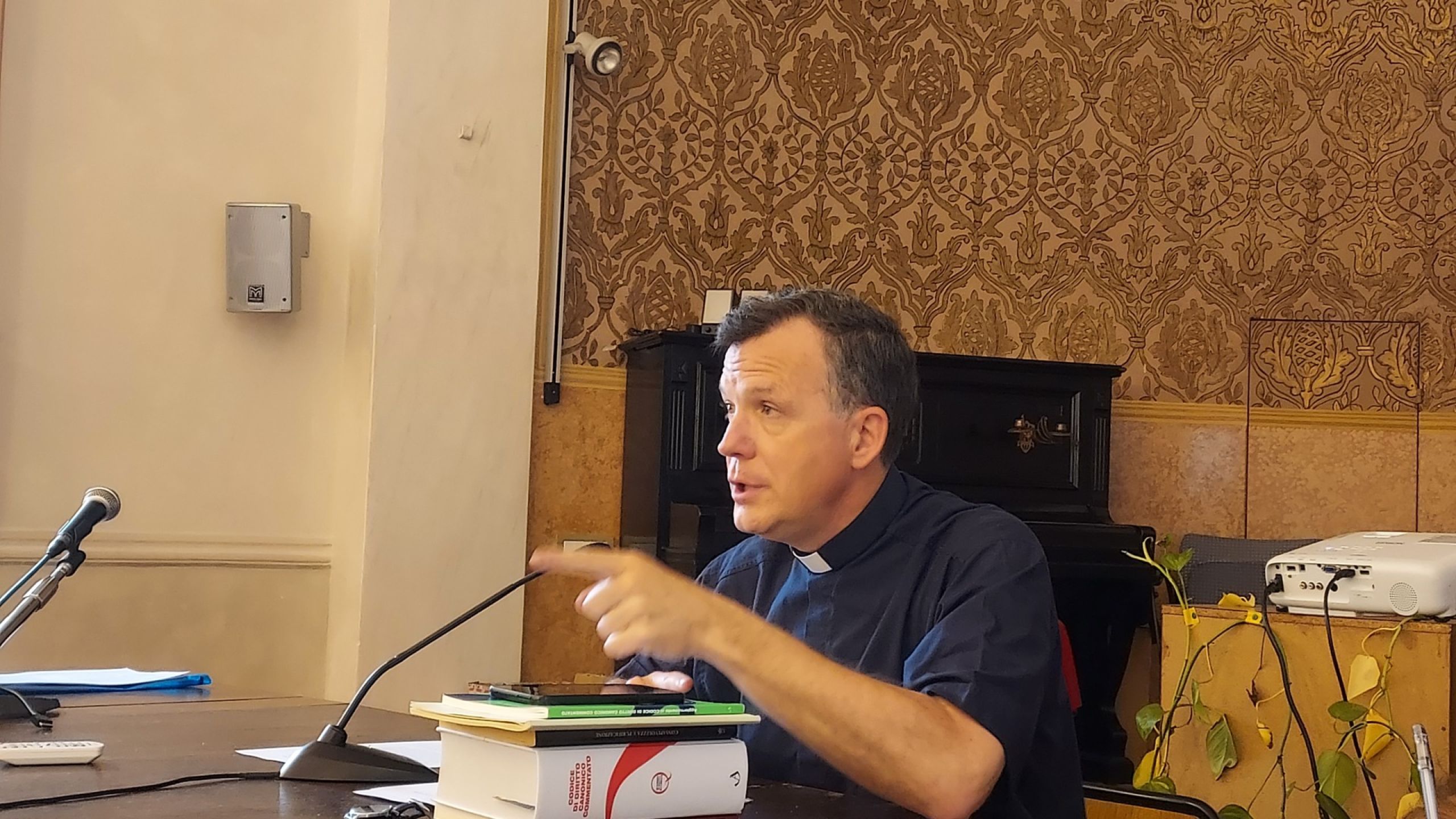 Prevenzione degli Abusi sui Minori nella Chiesa Cattolica: Un Impegno Necessario