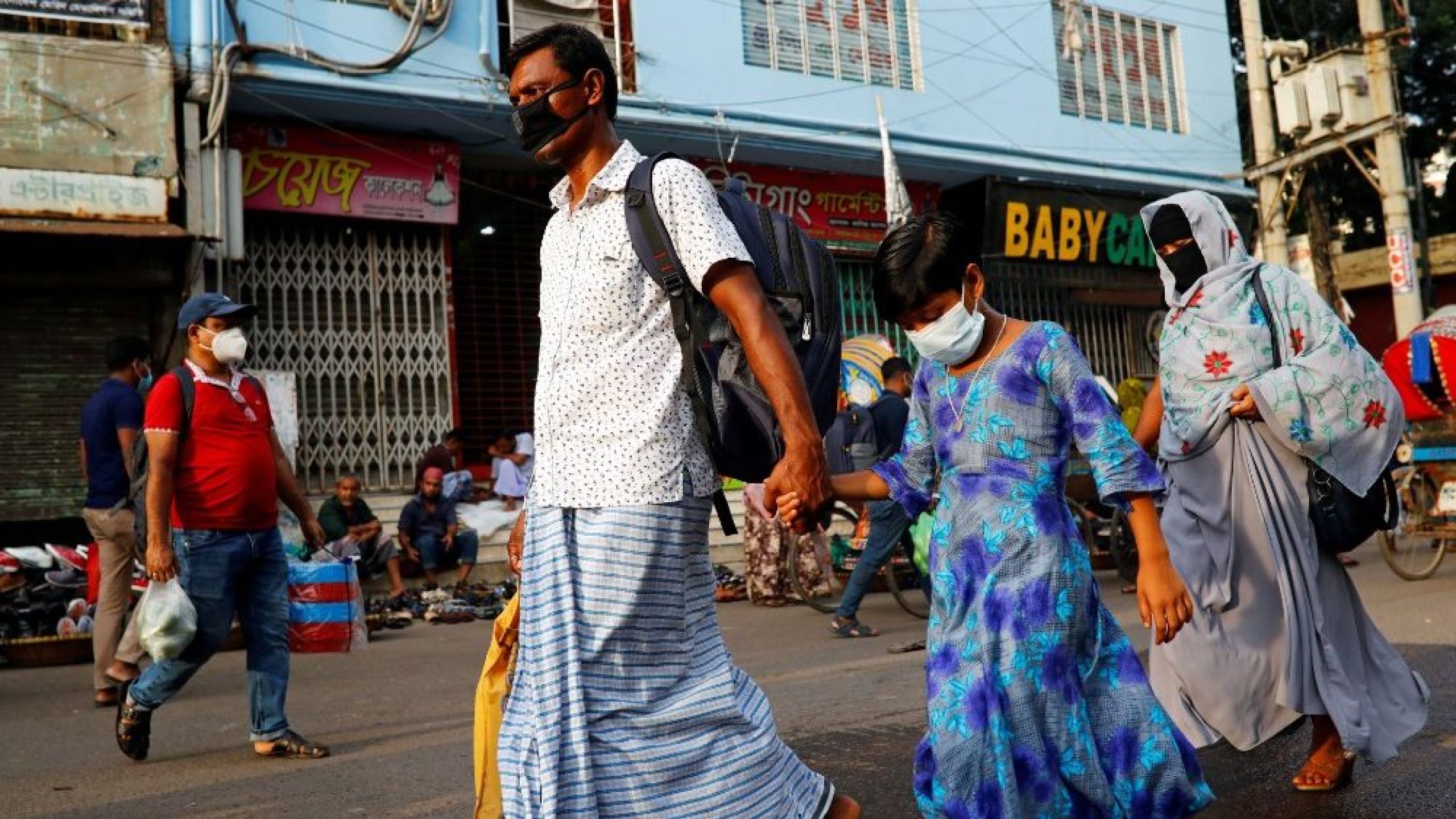 Pandemia fuori controllo in Bangladesh
