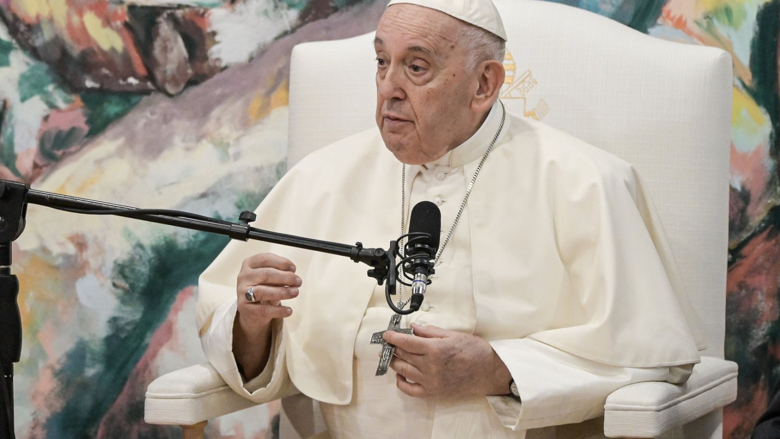 Doutes de cinq cardinaux : la réponse du pape François